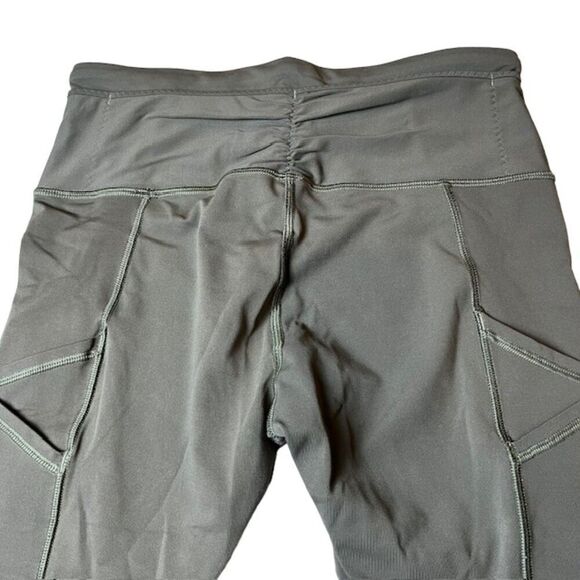 Lululemon Outrun 17" Crop Military Green Size 6 - Picture 11 of 13